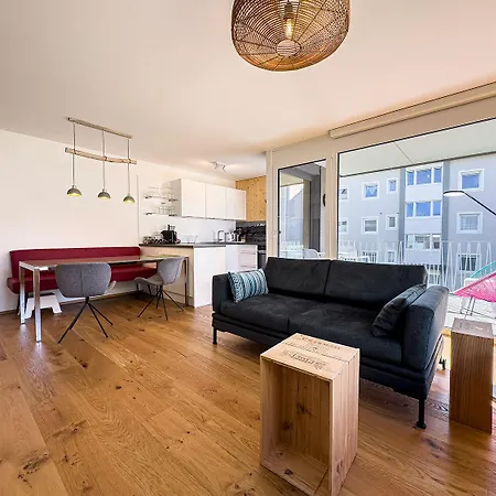 Wolf & Schaefchen 오버스타우펜